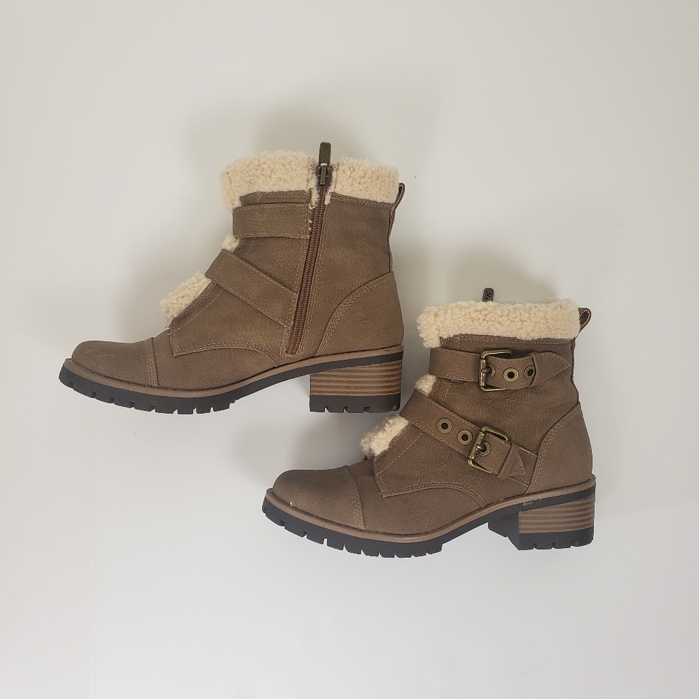 Anne Klein Lined Tan  Ankle Boots Size 6